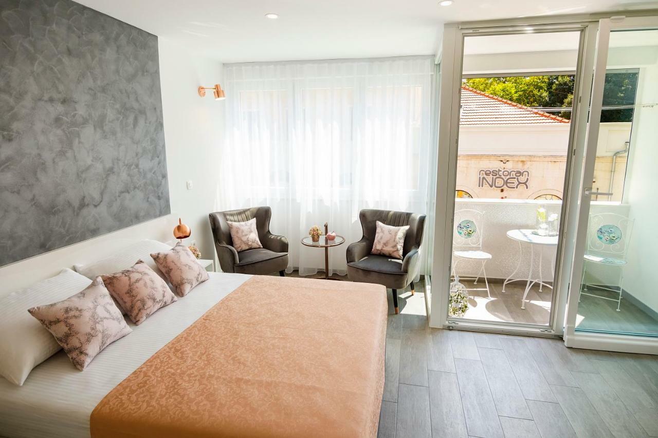 Rose Gold Rooms & Studio With Balcony Split Extérieur photo