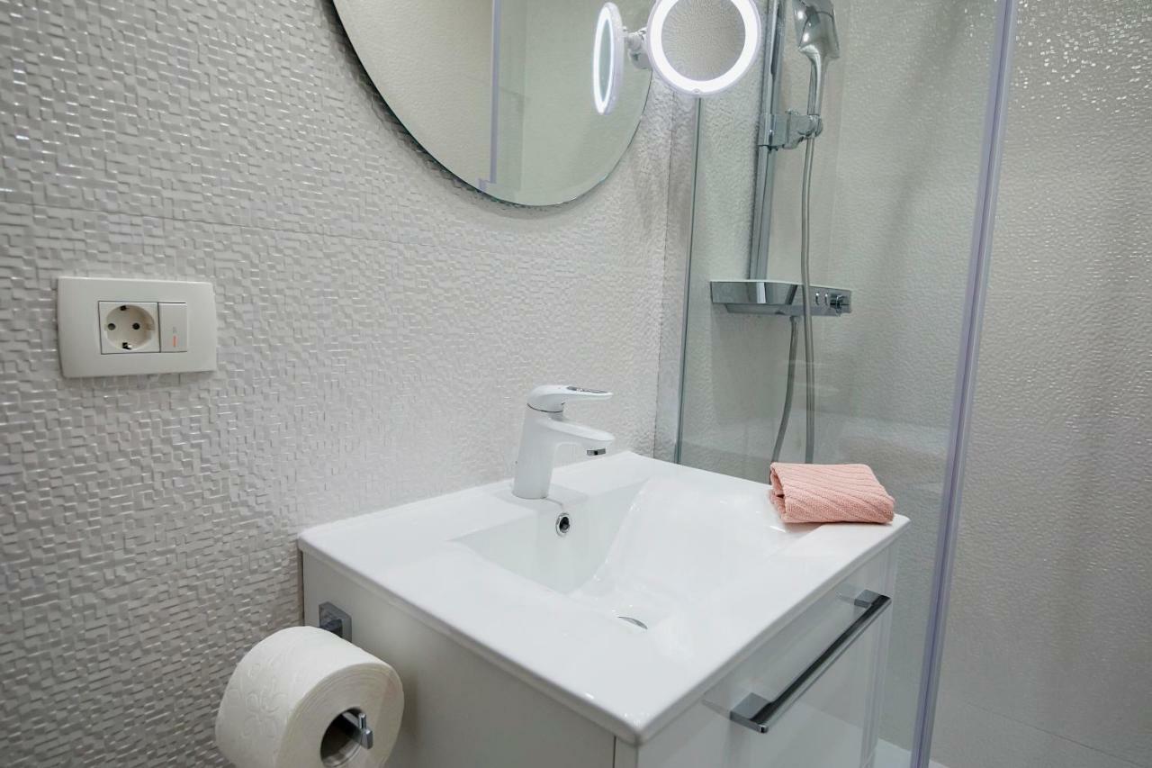 Rose Gold Rooms & Studio With Balcony Split Extérieur photo