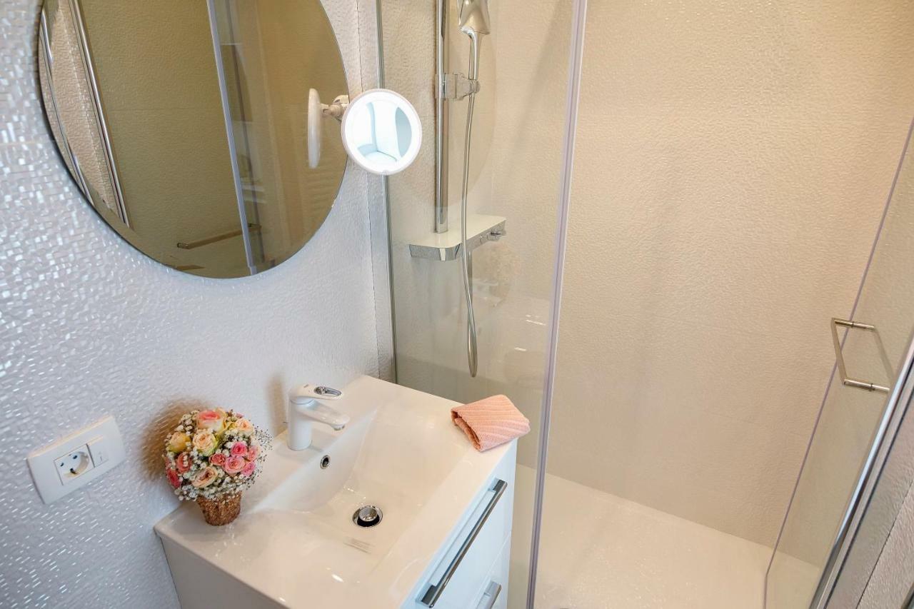 Rose Gold Rooms & Studio With Balcony Split Extérieur photo