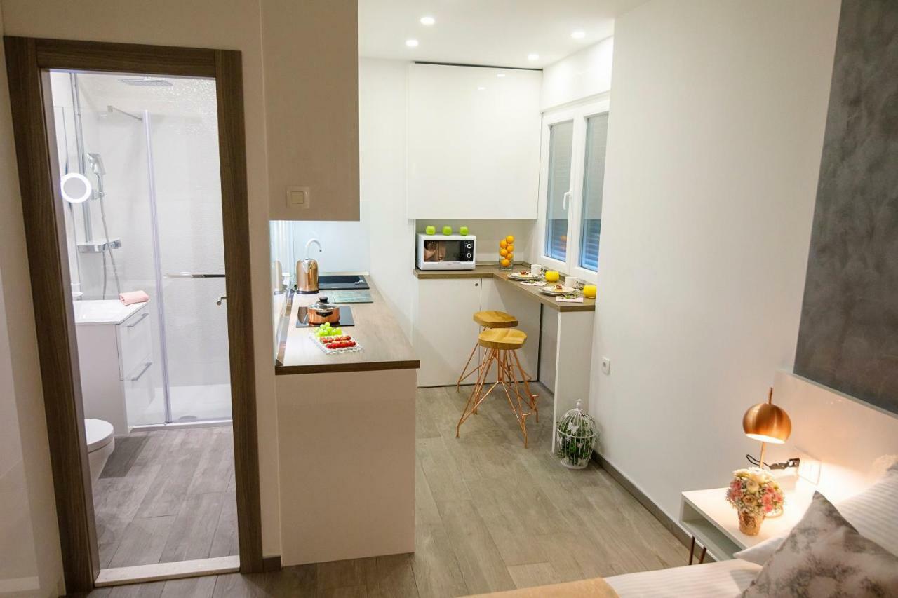 Rose Gold Rooms & Studio With Balcony Split Extérieur photo