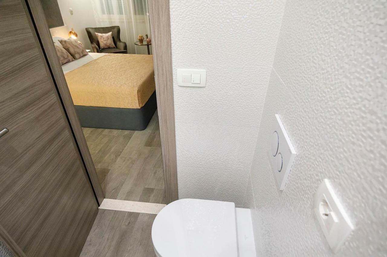 Rose Gold Rooms & Studio With Balcony Split Extérieur photo