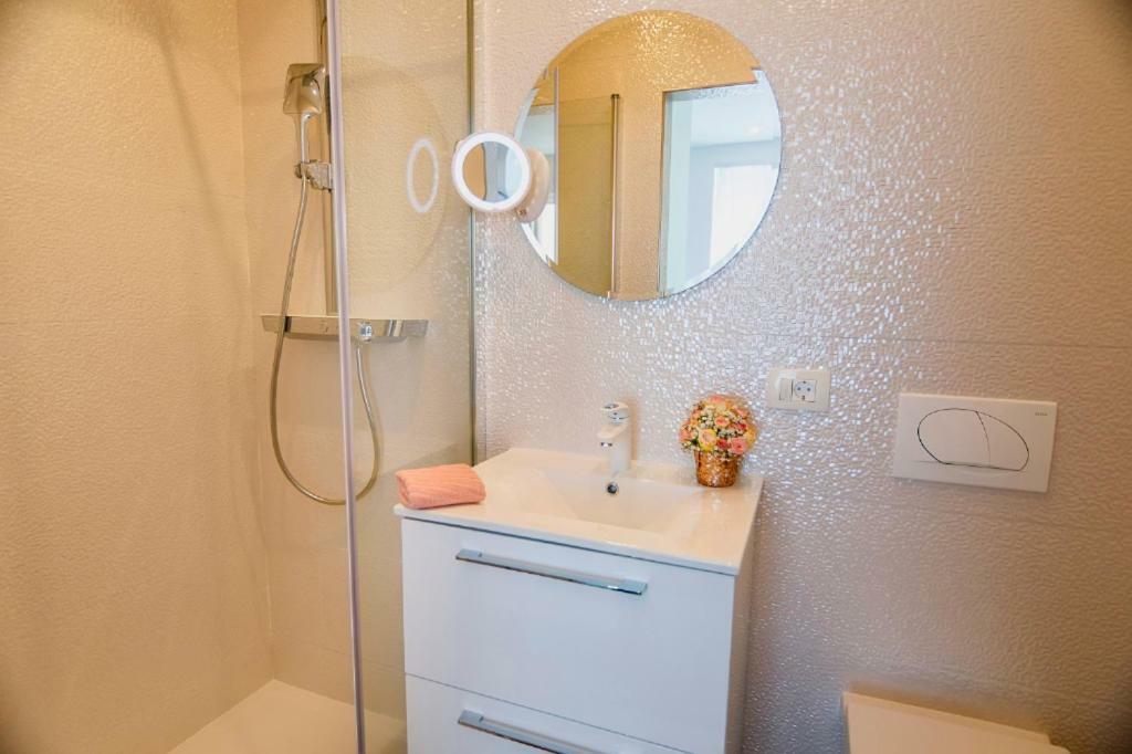 Rose Gold Rooms & Studio With Balcony Split Extérieur photo
